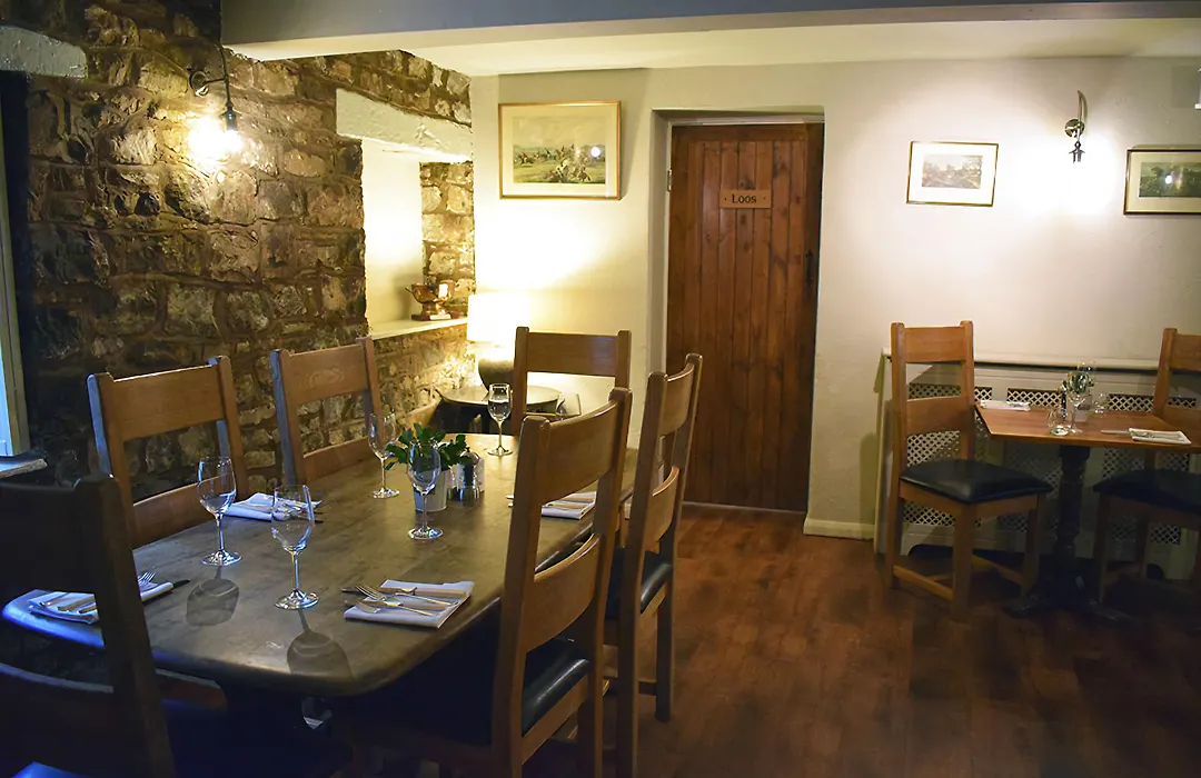 Fox And Hounds Llancarfan-1